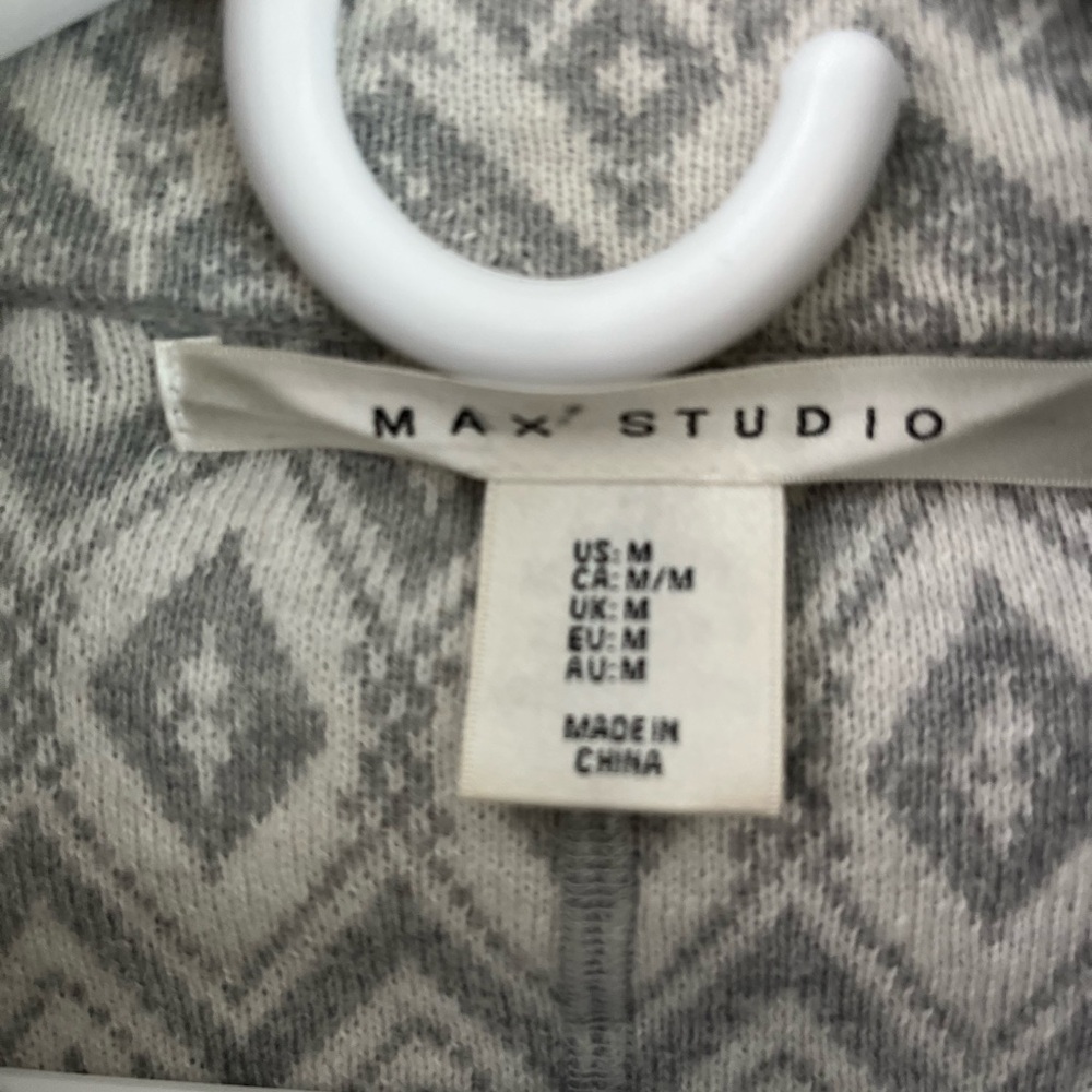 MAX STUDIO Gray & White Geometric  Pattern Full Zip Long Sweater Jacket NWOT - Picture 7 of 10